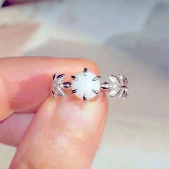 Beautiful 925 Silver Opal White Sapphire Ring - Picture 2 of 2